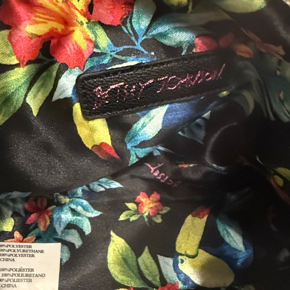 Betsey Johnson Kitsch Crab Cosmetic Bag Coral Multi BM18780 NWOT - Picture 5 of 7